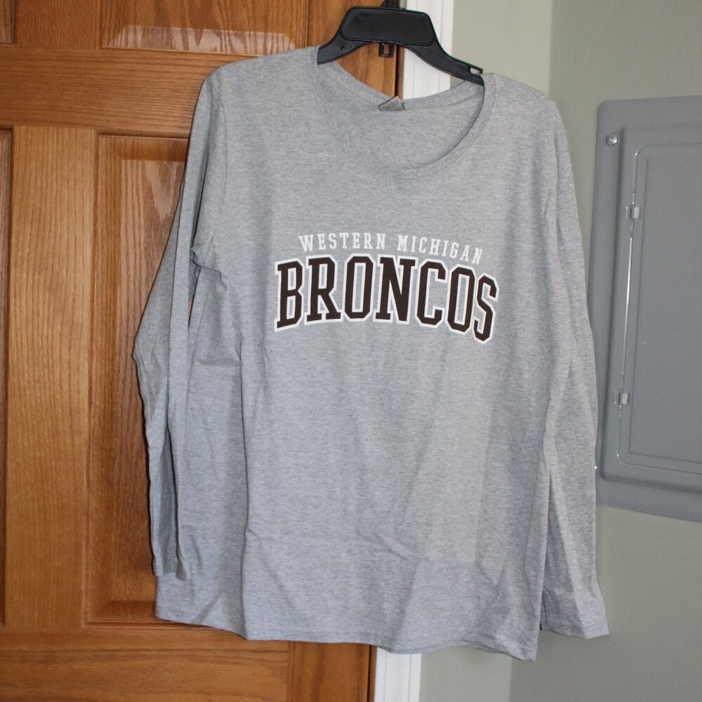 Western Michigan University Broncos Women's Long Sleeve T-Shirt - Size XL